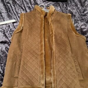 Jacklyn Smith Quilted Faux Shearling Vest - Camel Brown